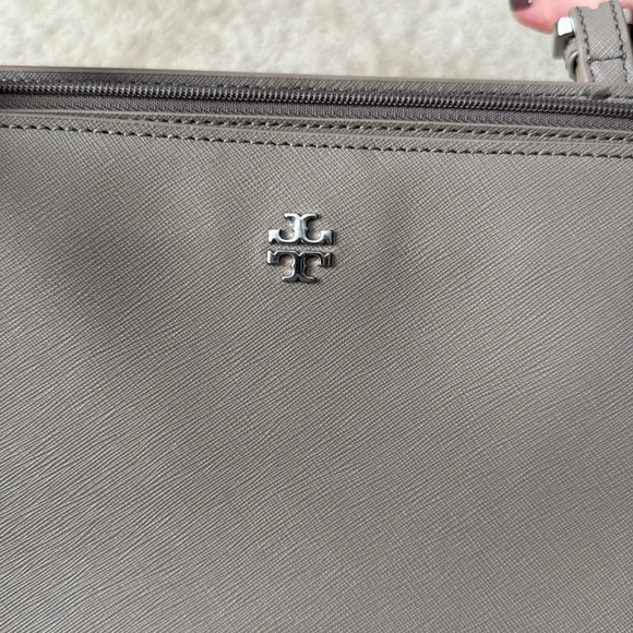 Tory Burch York Tote - Picture 2 of 9